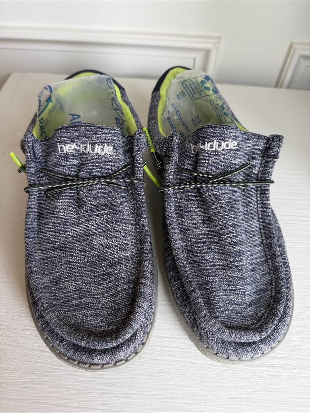 Hey Dude Wally Youth Slip-On Shoes in Heather Blue w/ Neon Lime Trim. Size 4-5
